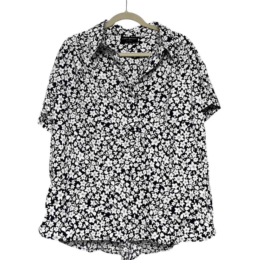 Lane Bryant Button Up Shirt Short Sleeves Womens Size 18 Navy Blue White Floral